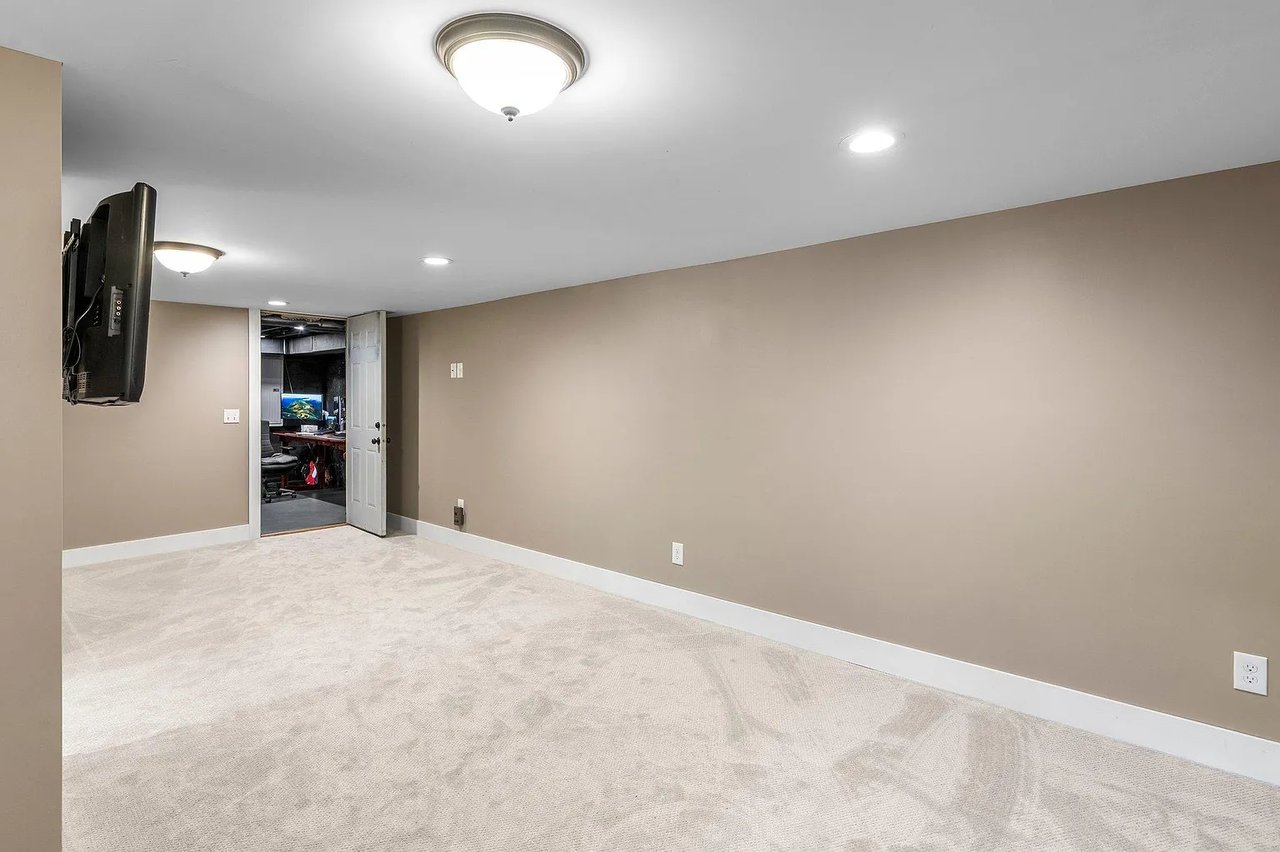 Updated Rambler in the Heart of Minnetonka