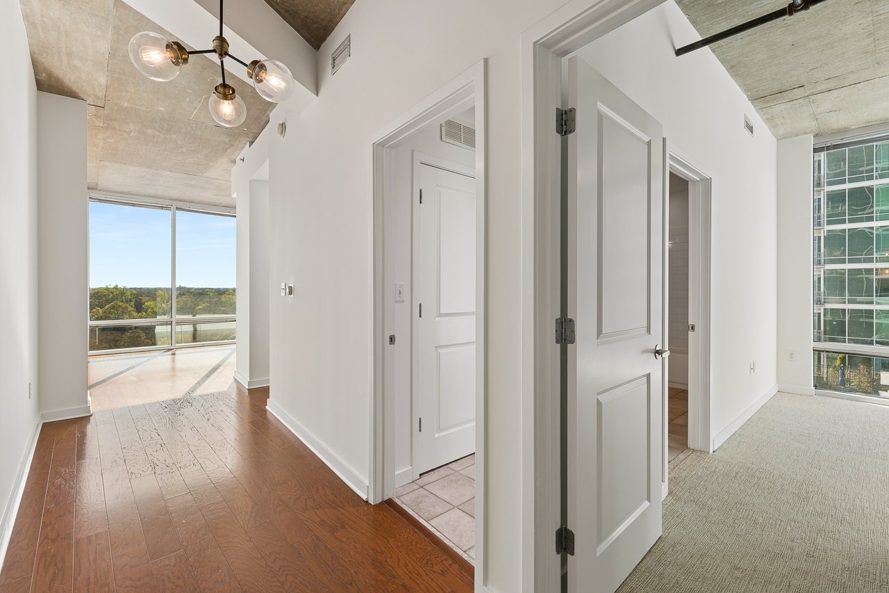 943 Peachtree Street NE Unit 913