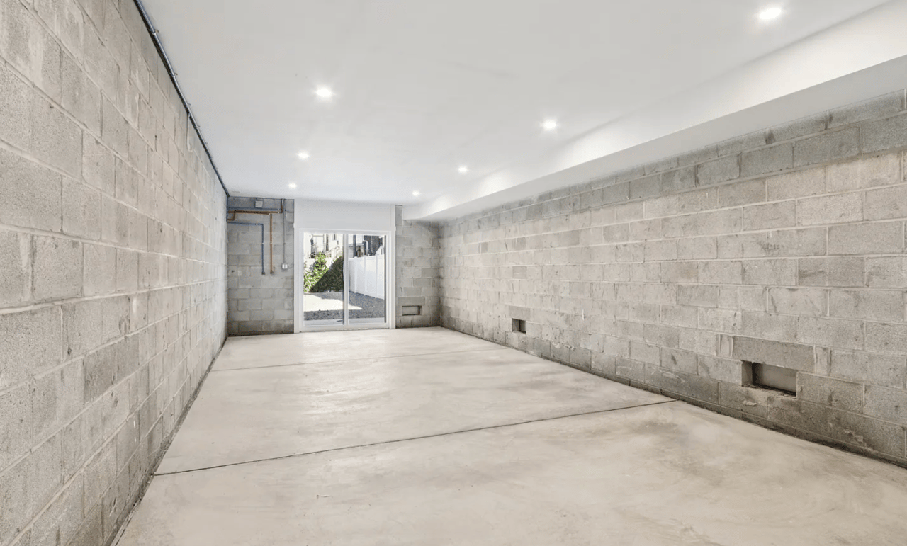 39 S Annapolis Ave #A