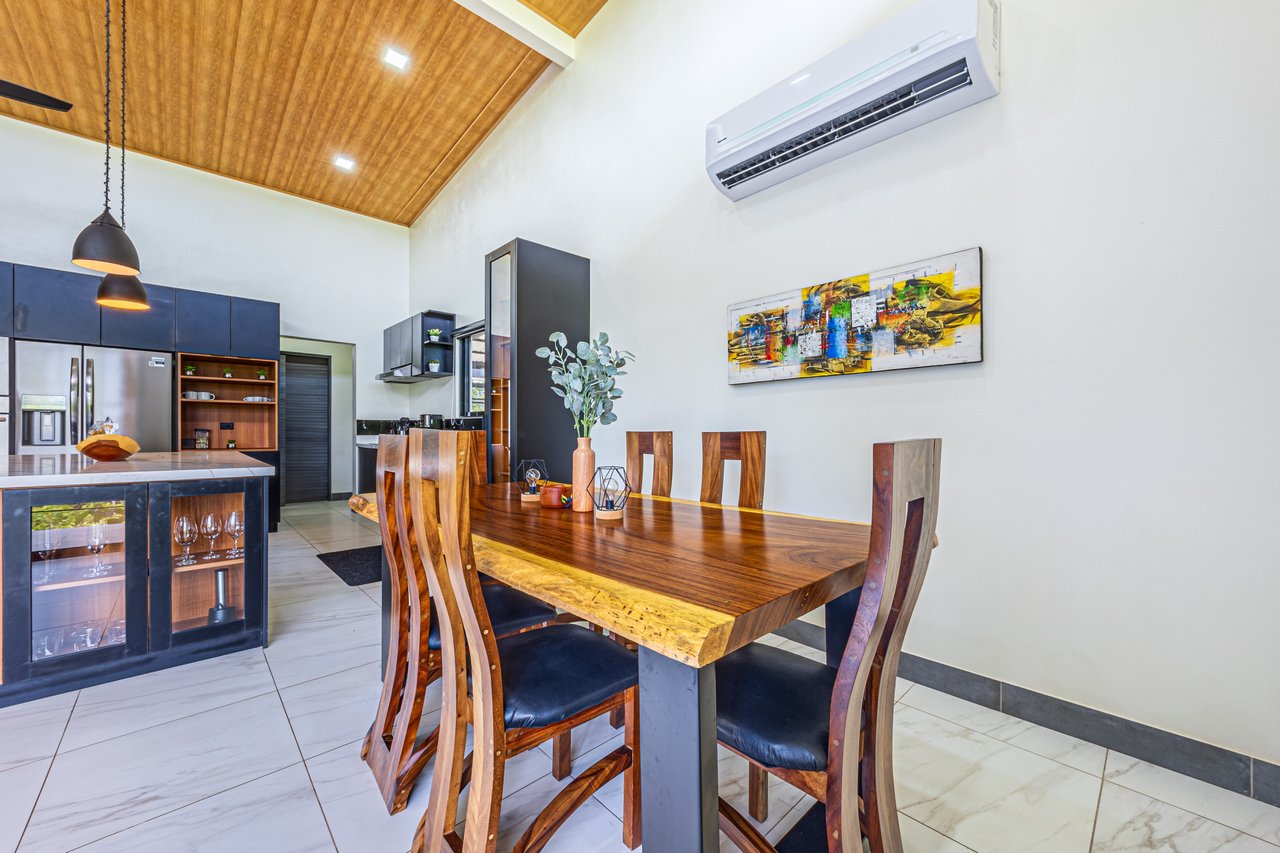 Casa Palma – Brand New Luxury 4BR/4.5BA Home with Stunning Sunset Views in Quepos
