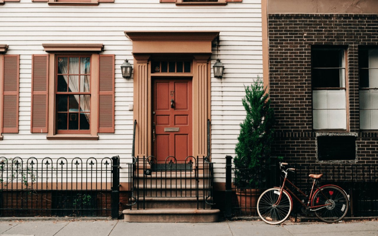 Should You Buy or Sell Your Home First?