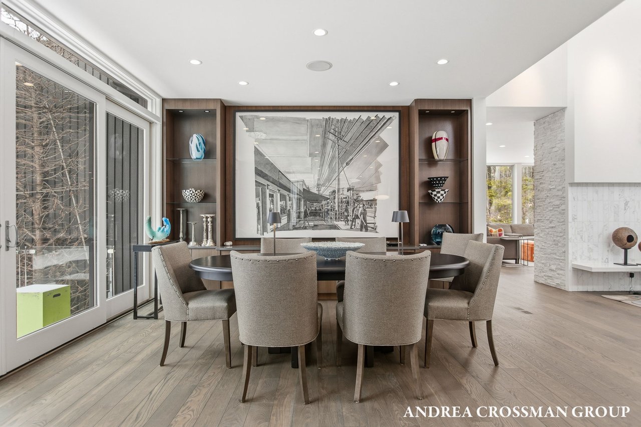 6919 Bendemeer Drive