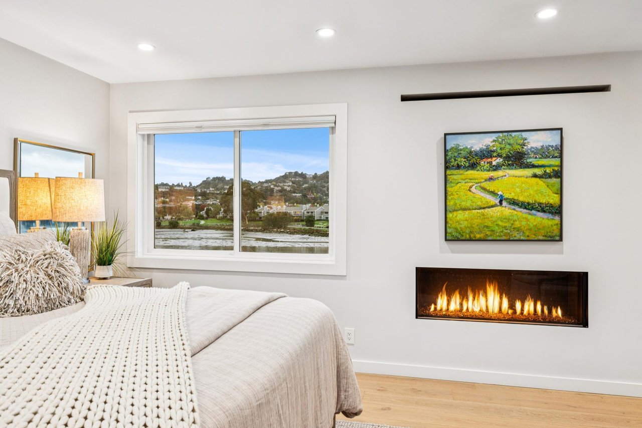 Luxurious Waterfront Home in Larkspur Marina