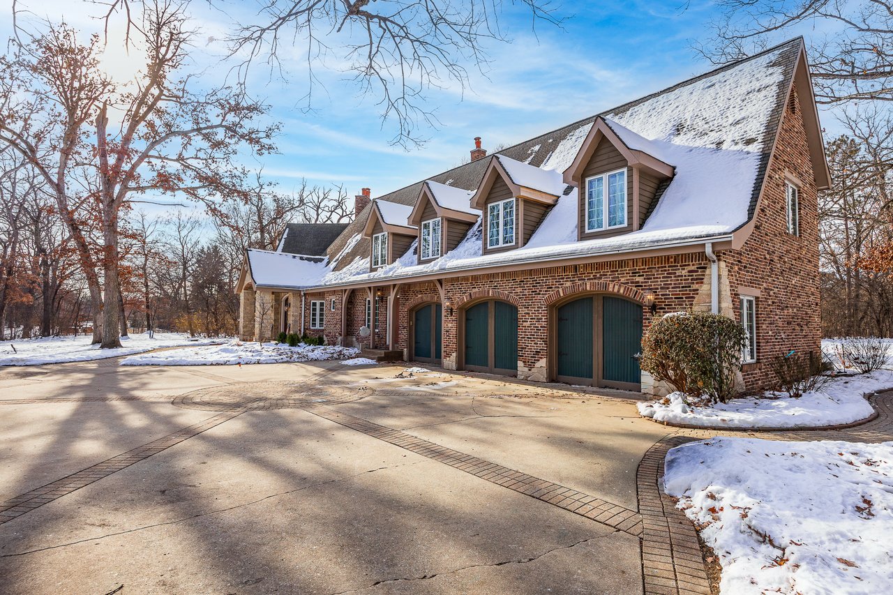 7S460 Donwood Dr, Naperville