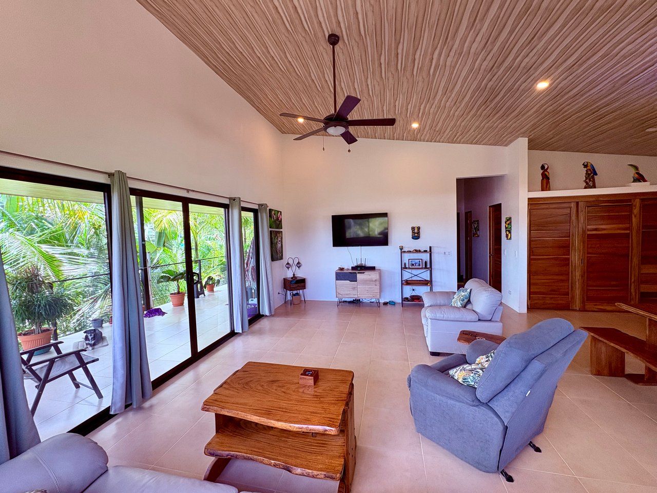 2-Bedroom Gem with Stunning Tropical Landscape in Uvita