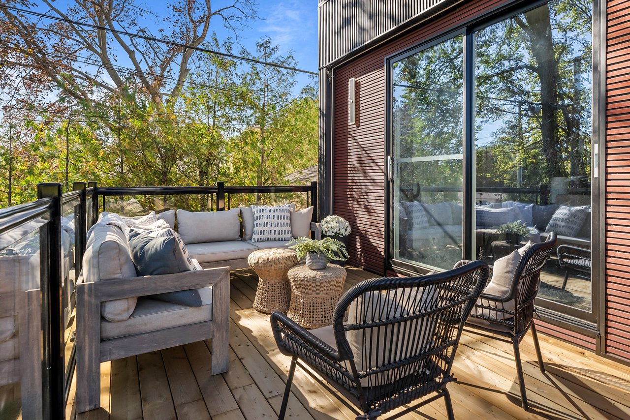 44 Sunnypoint Crescent
