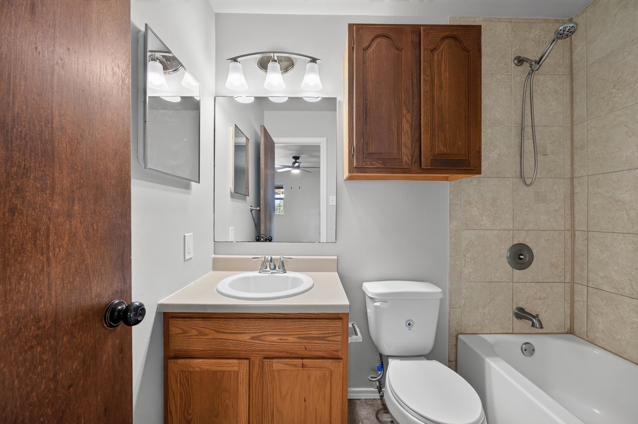 277 Private Road 1611
