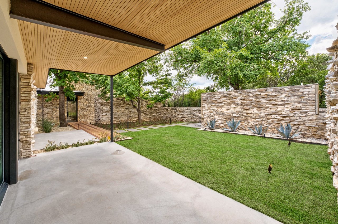 203 Wildcat Hollow and 100 Redbud Trail