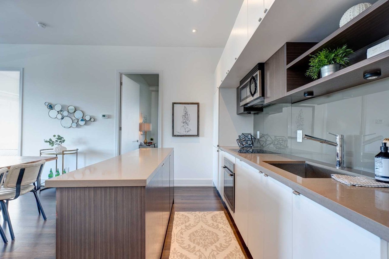 111 St. Clair Ave W, Ste 619