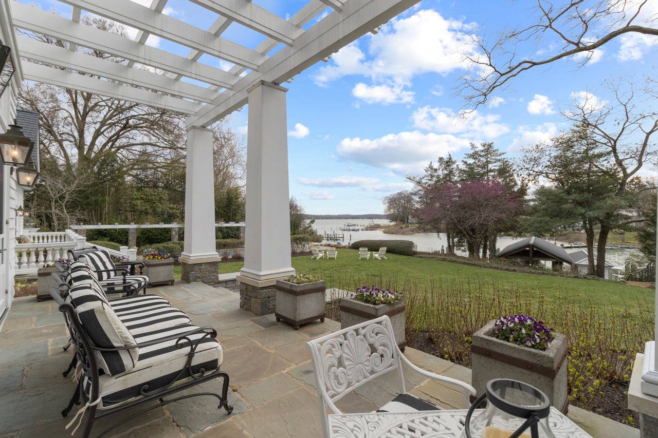 Silver Maple Manor