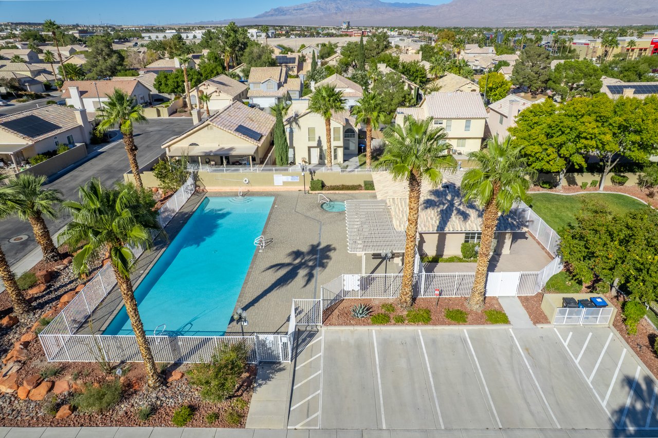 5620 Desert Creek Way