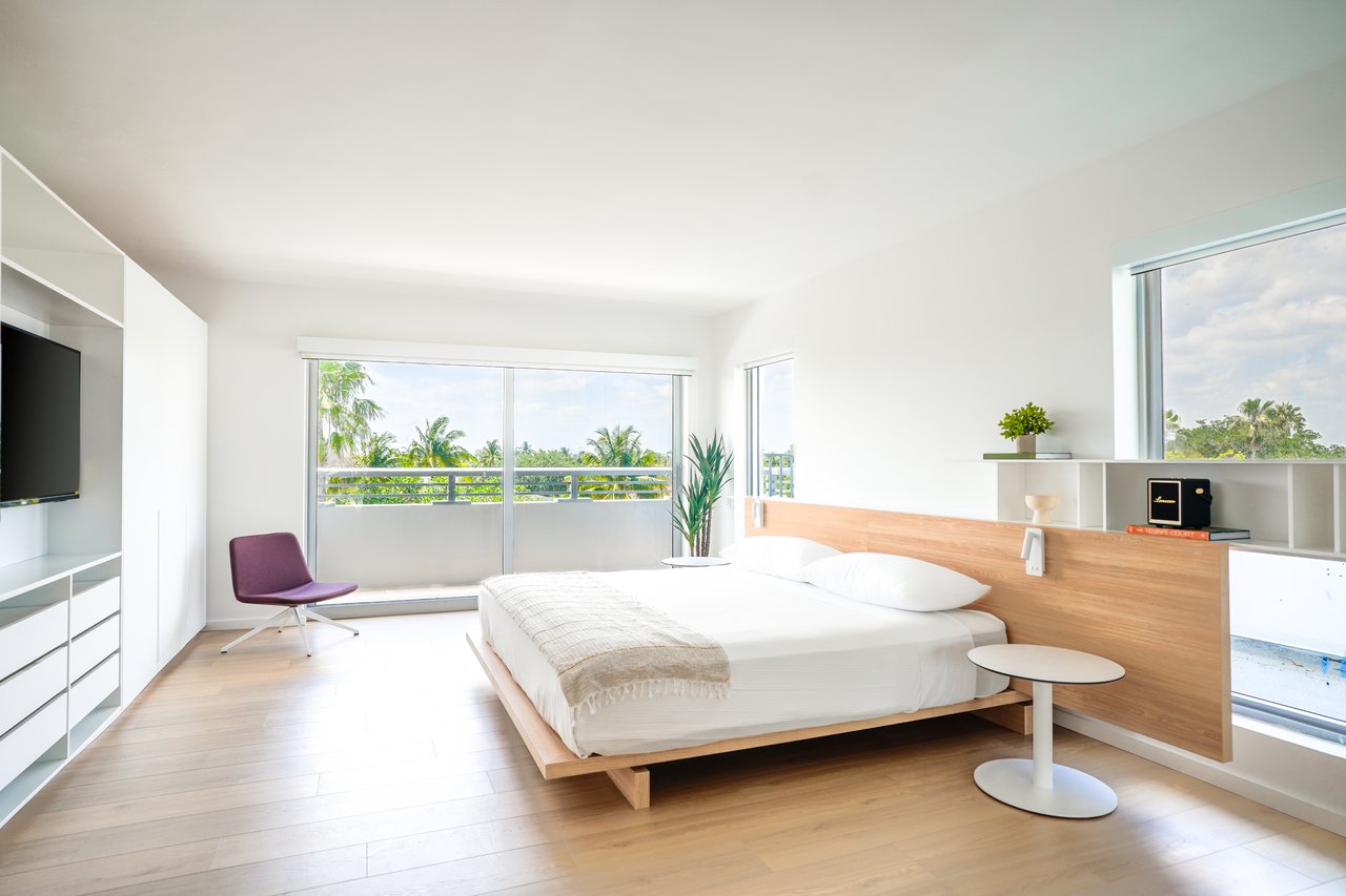 Beach Haus Bal Harbour Residences
