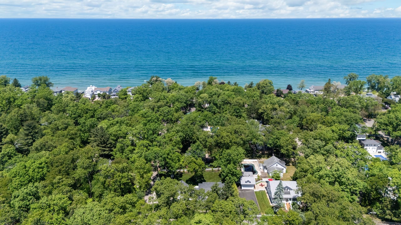 47118 Oak Avenue, Grand Beach, MI 49117
