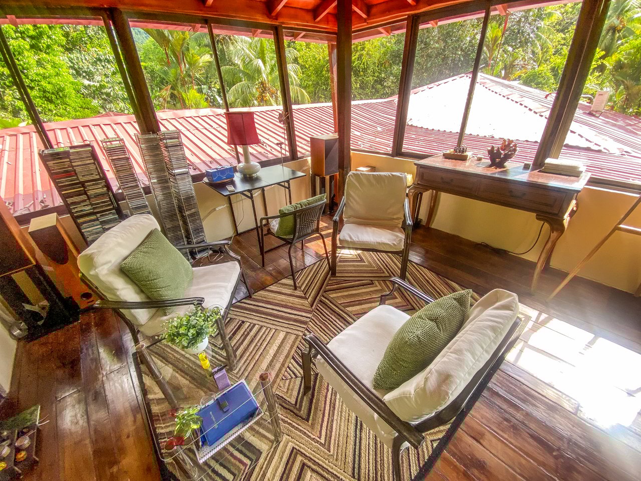A riverfront 3-bed home on a large property In Ojochal, Costa Rica