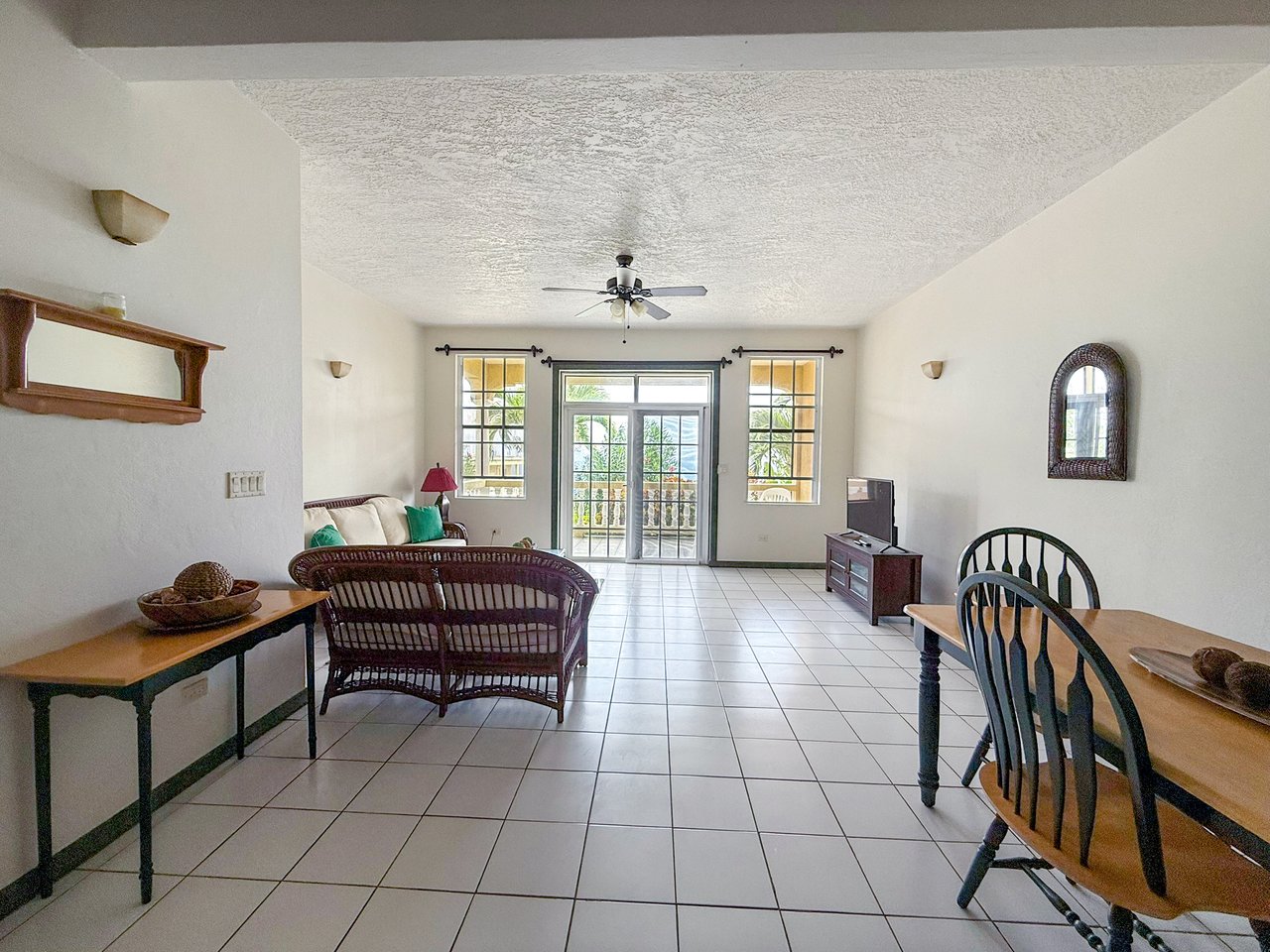 317 Paraquita Bay 2 Bedroom Apartment 