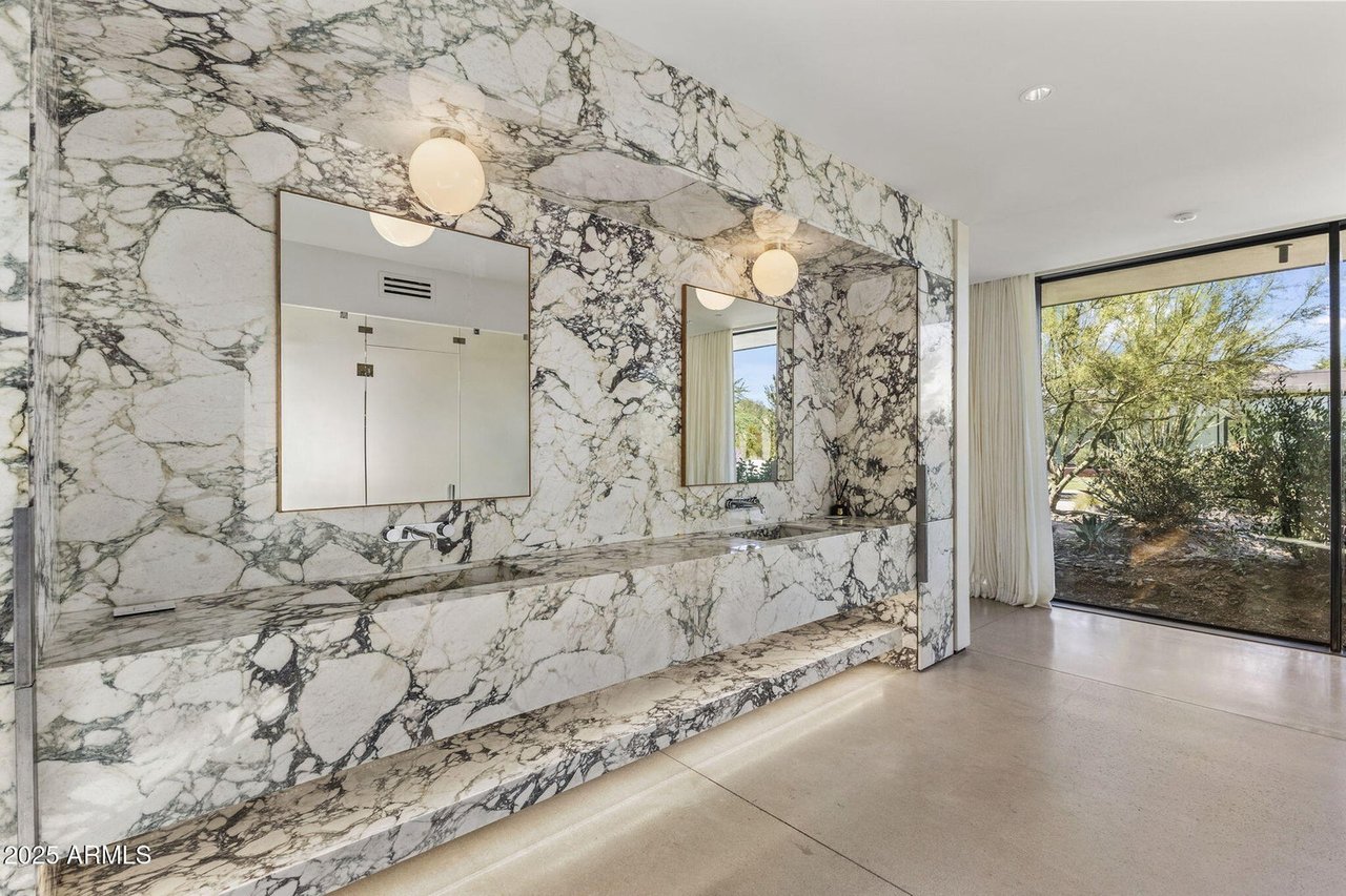 3700 E CAMINO SIN NOMBRE