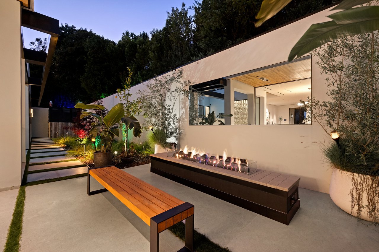 9211 Nightingale Dr, Hollywood Hills