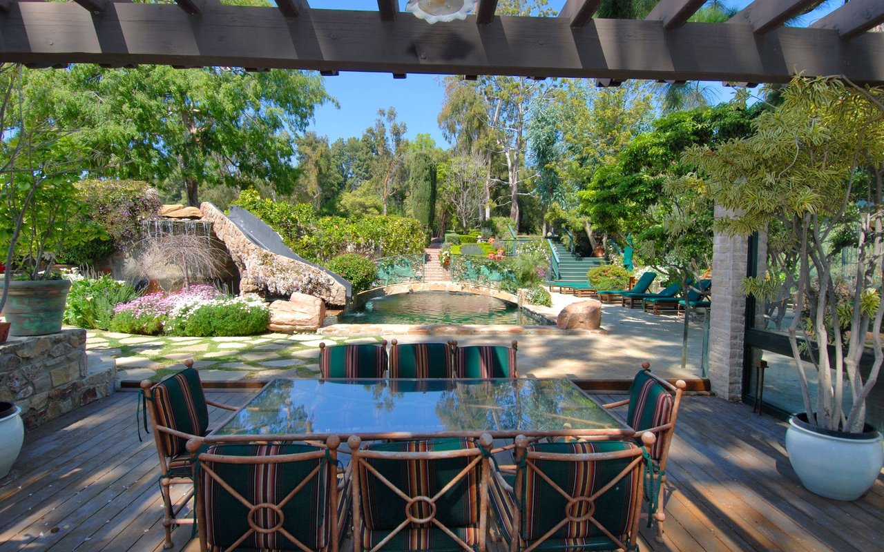 9941 Tower Ln, Beverly Hills