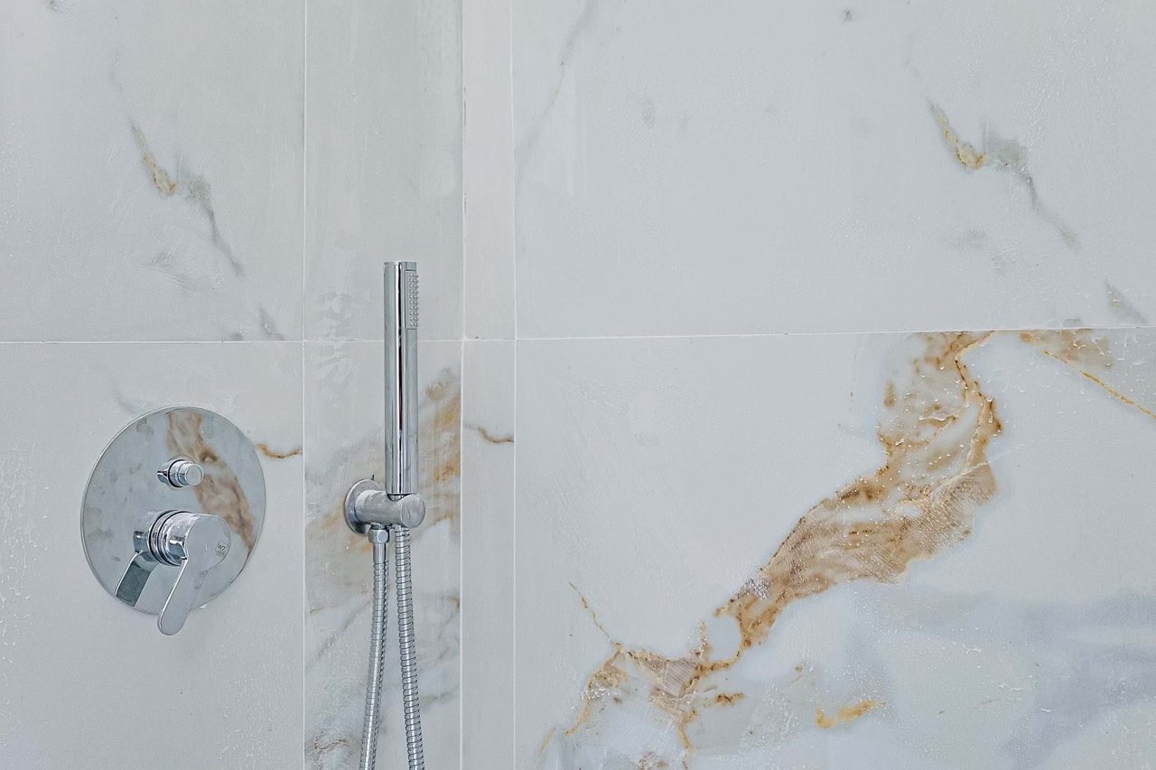 Modern 1-Bedroom Apartment in Camarate, Loures