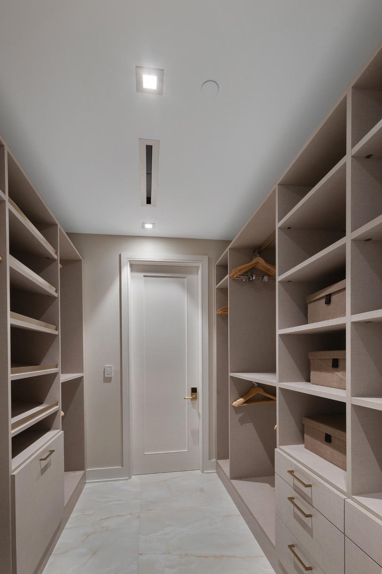 Aqualina Beach Front Apartment, 1103 