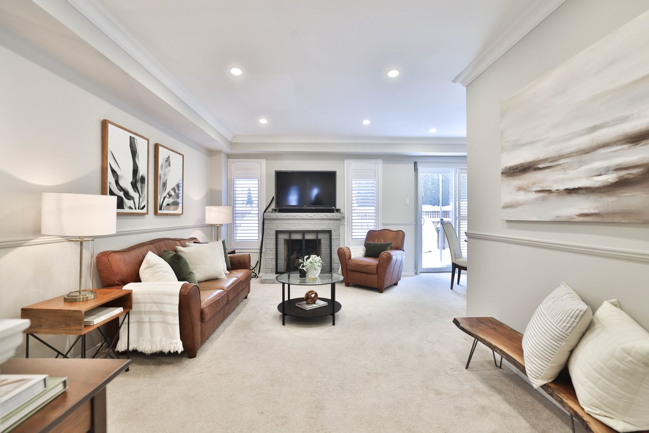 5255 Lakeshore Road 7