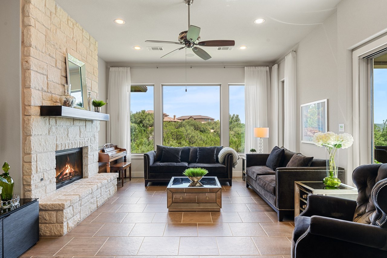 Modern Transitional Luxury Home in Gated Bluffs of Steiner Ranch | Lake Austin Access + Hill Country Views | $1.9MM
