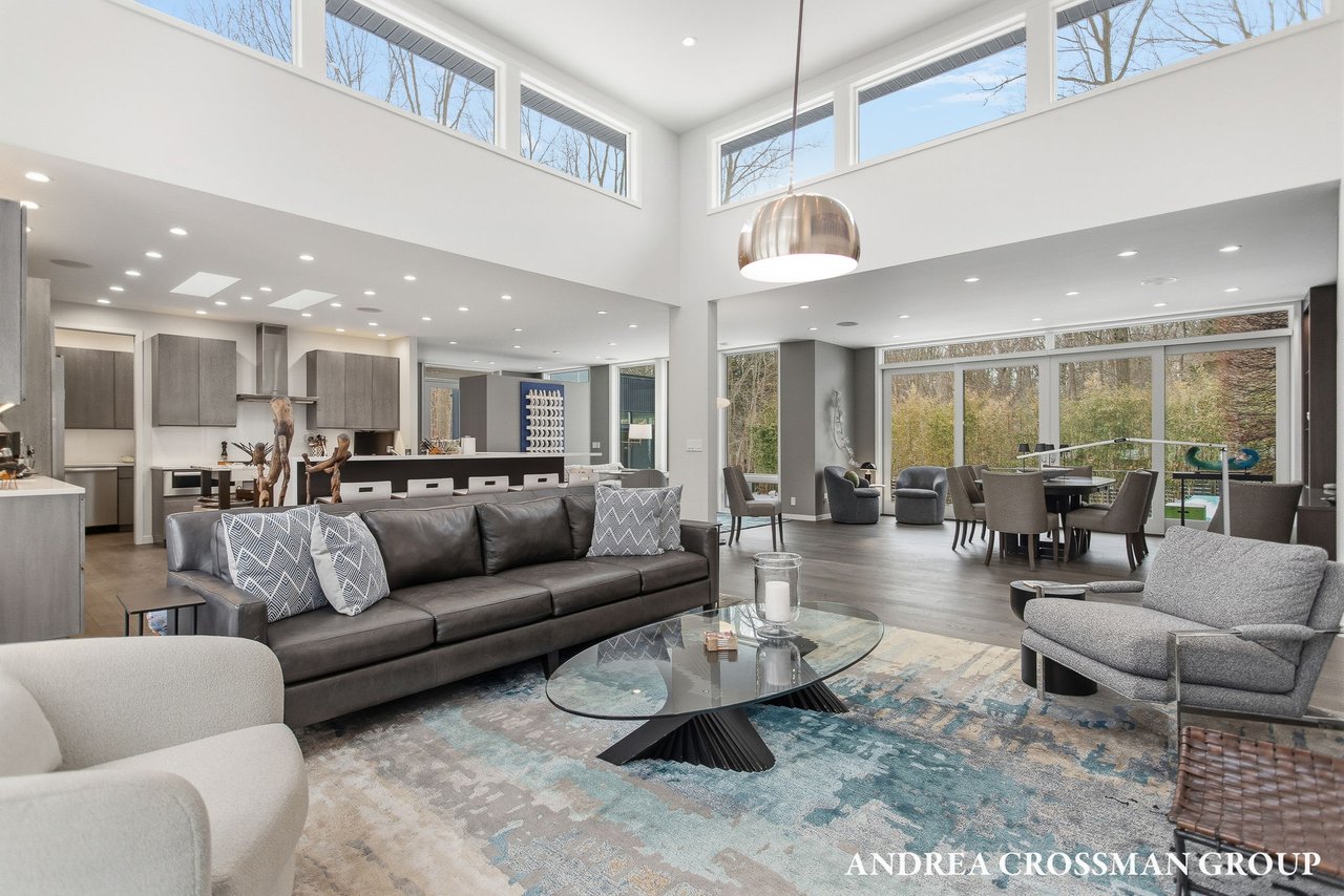 6919 Bendemeer Drive