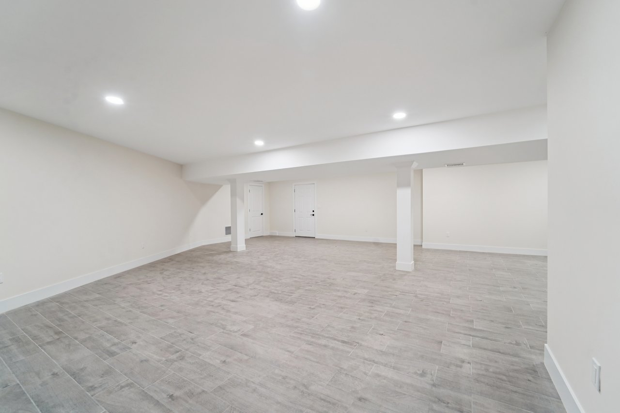 219 Mile Square Road