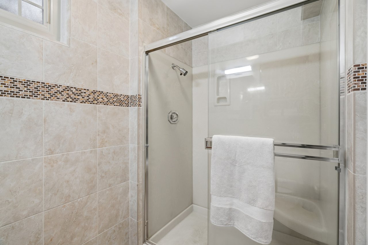 1554 Queenstown Court