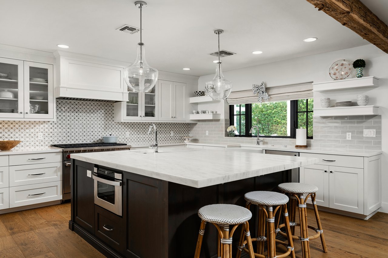 3628 N 49TH Place