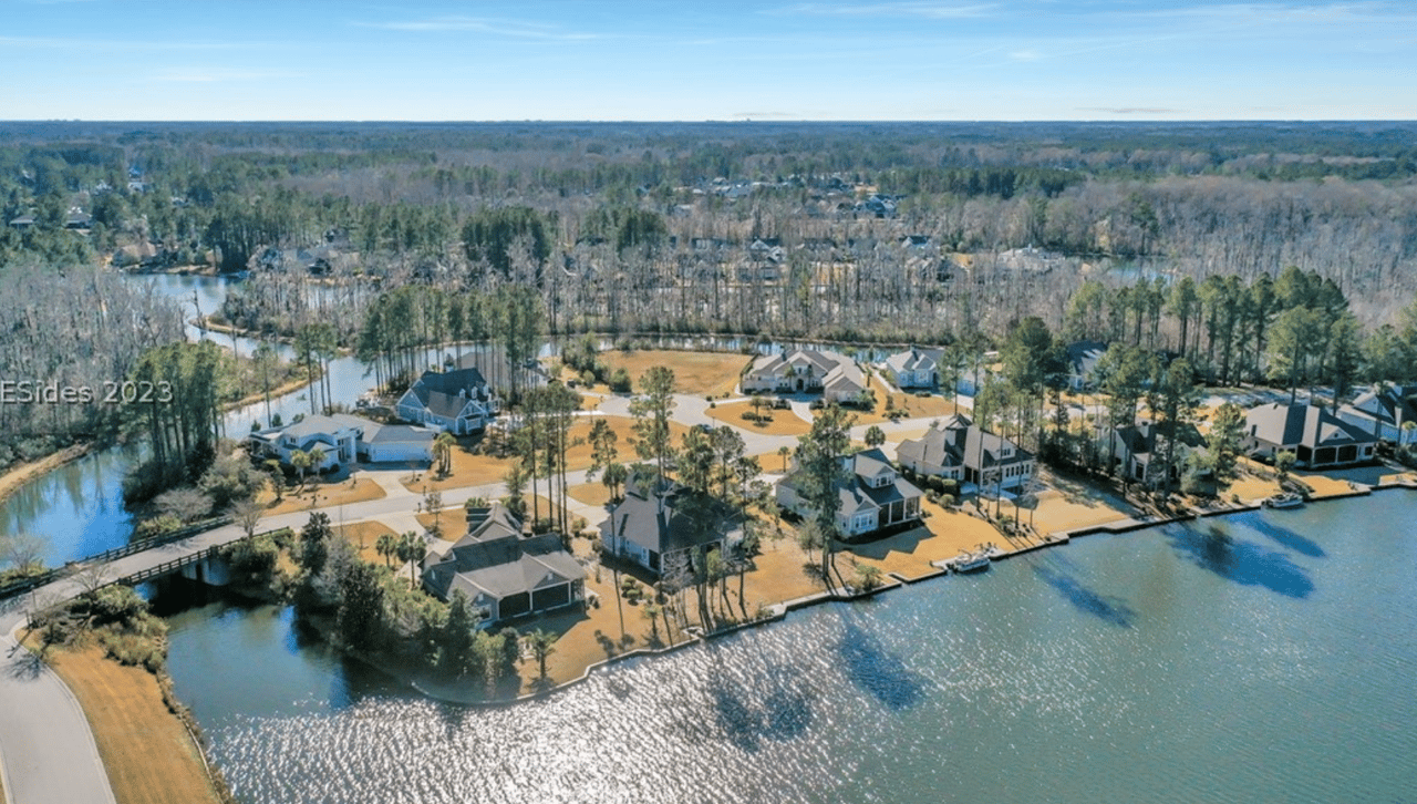 6 Fish Dancer Court 
