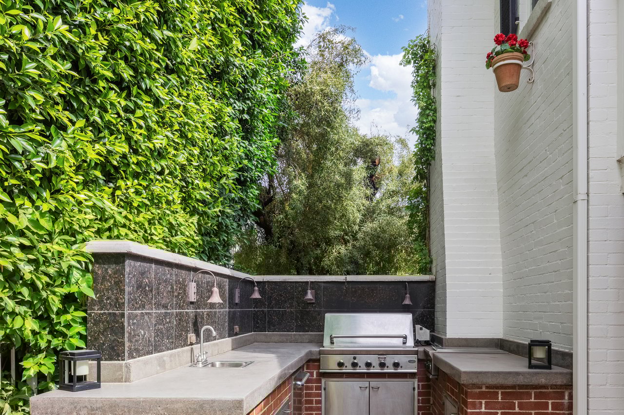 917 ENCANTO Drive SW