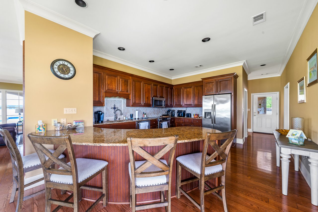 745 S Chickasaw Trail