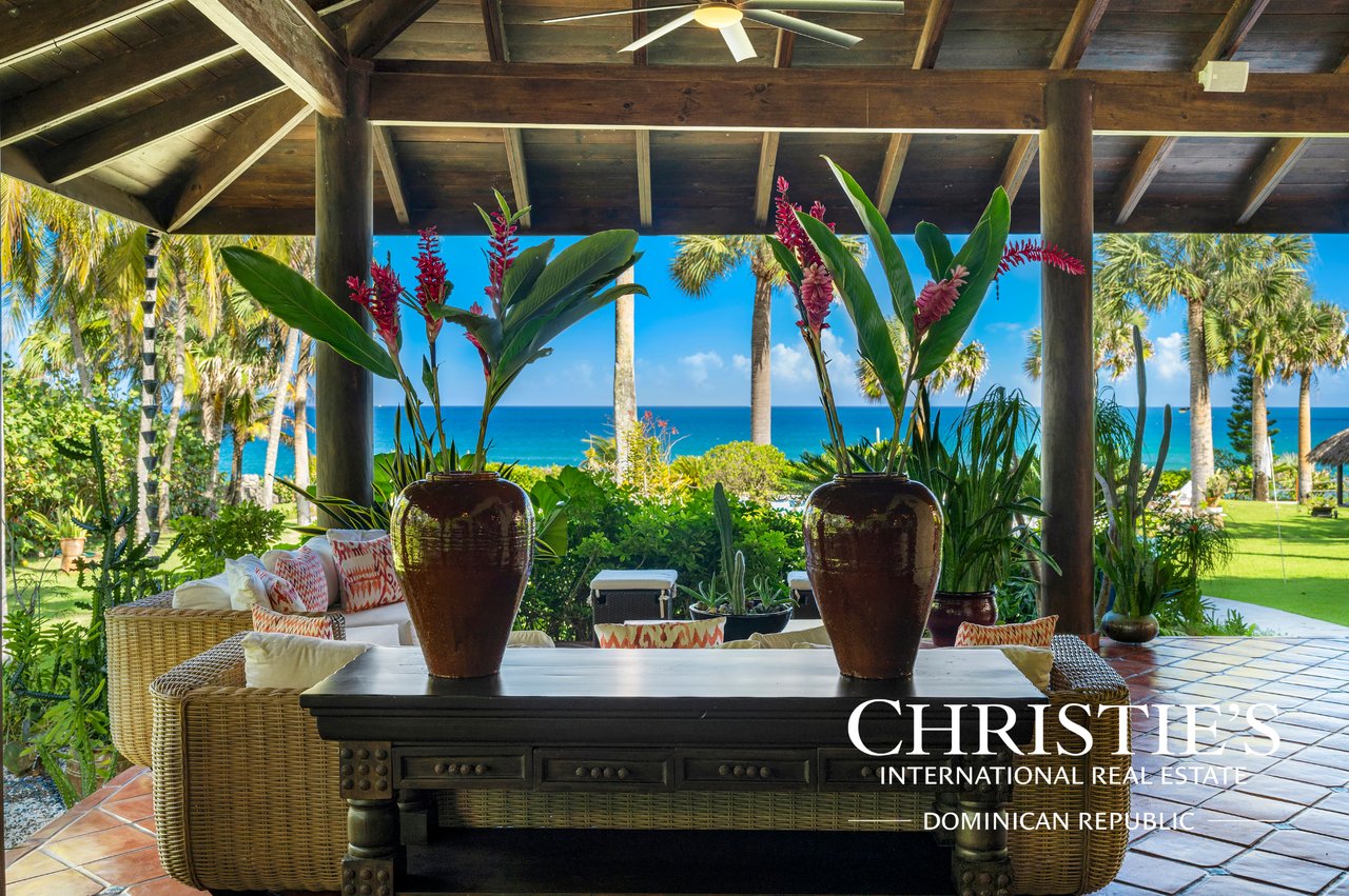 Villa Shangri-la – Caribbean Oceanfront Villa