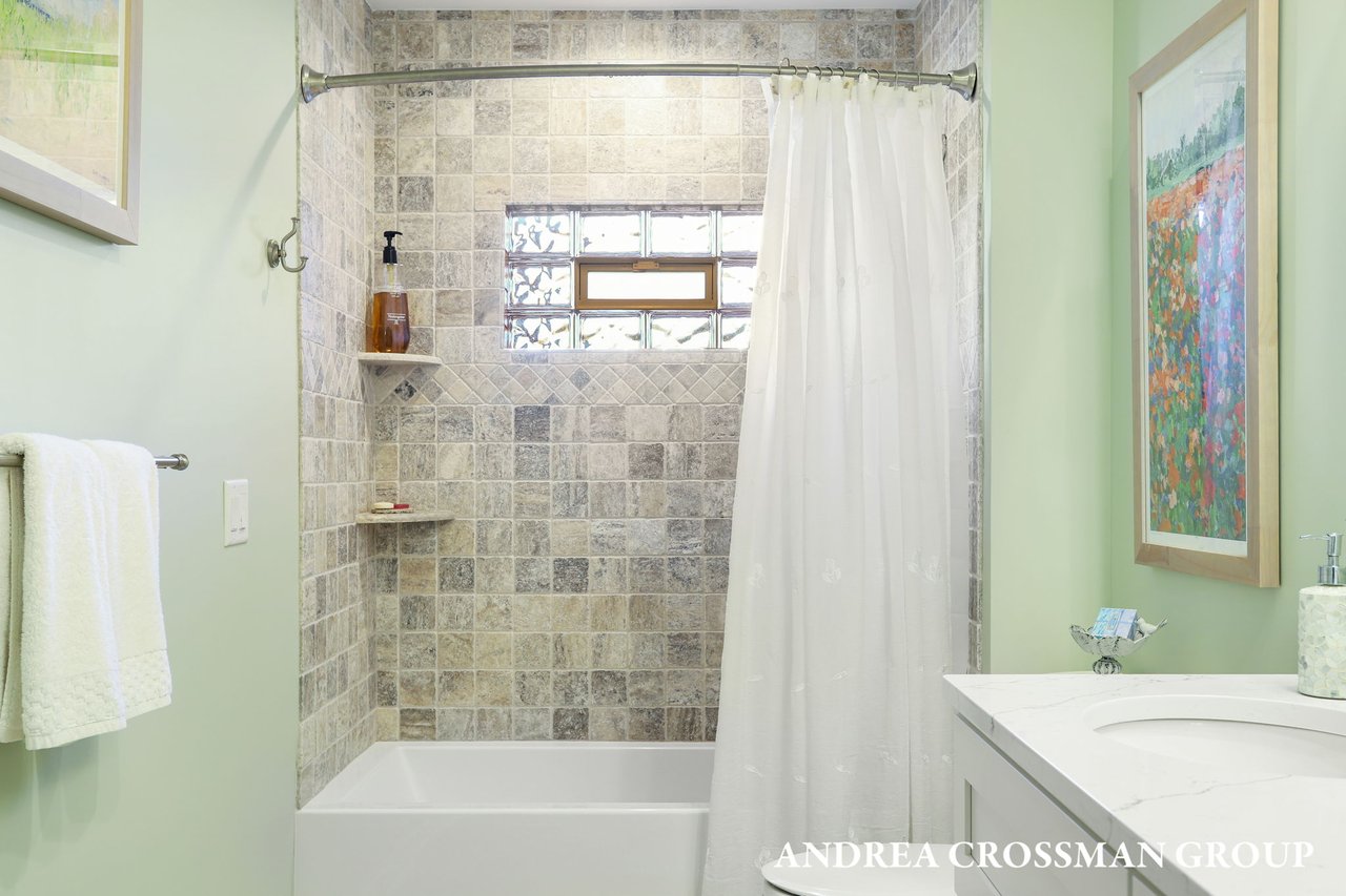 9565 Whispering Sands Dr