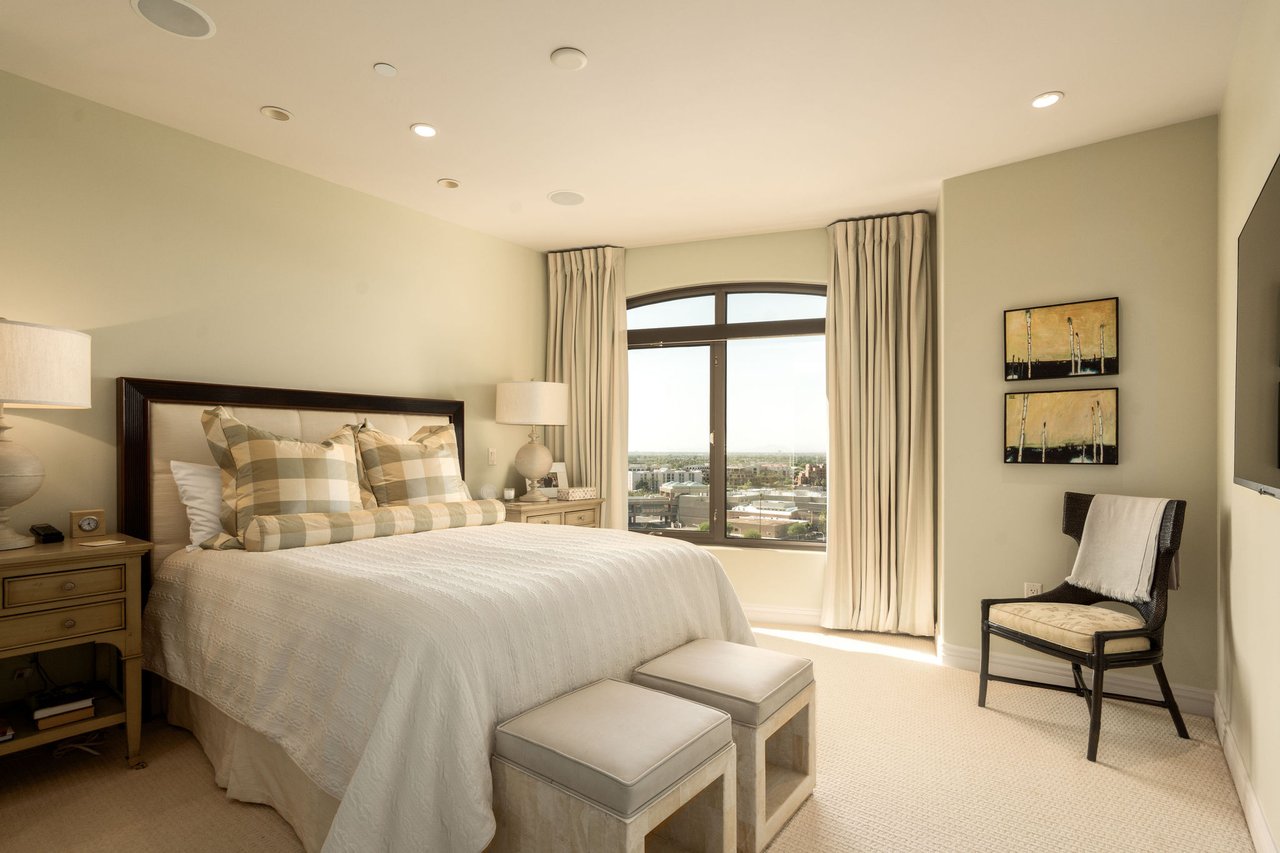 7181 E Camelback Road, 1105