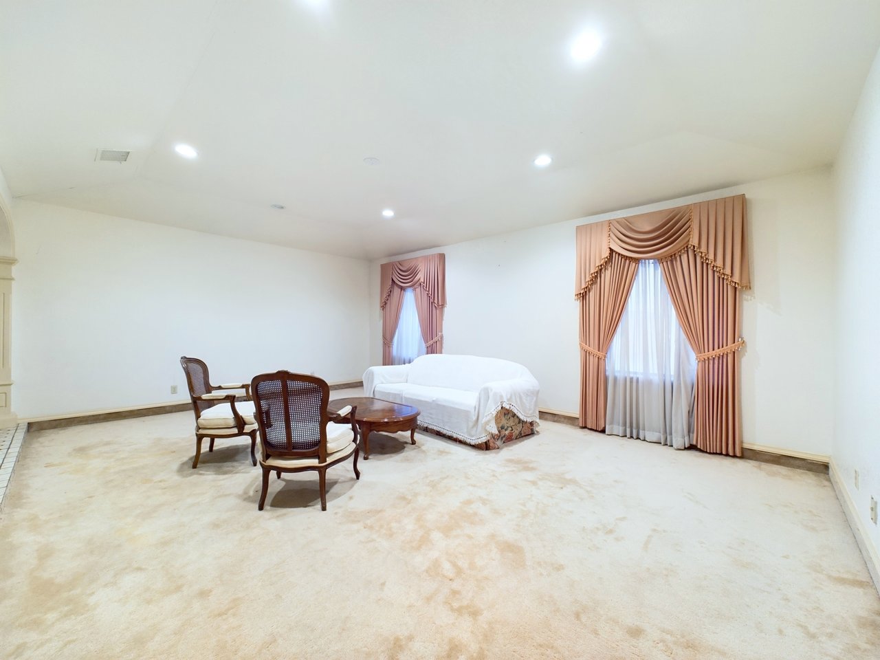 18 Winding Way