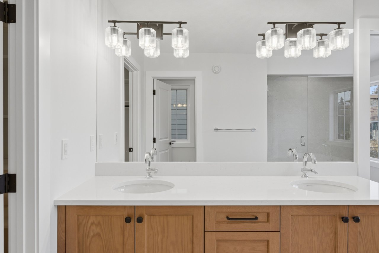 378 Bessborough Drive SW