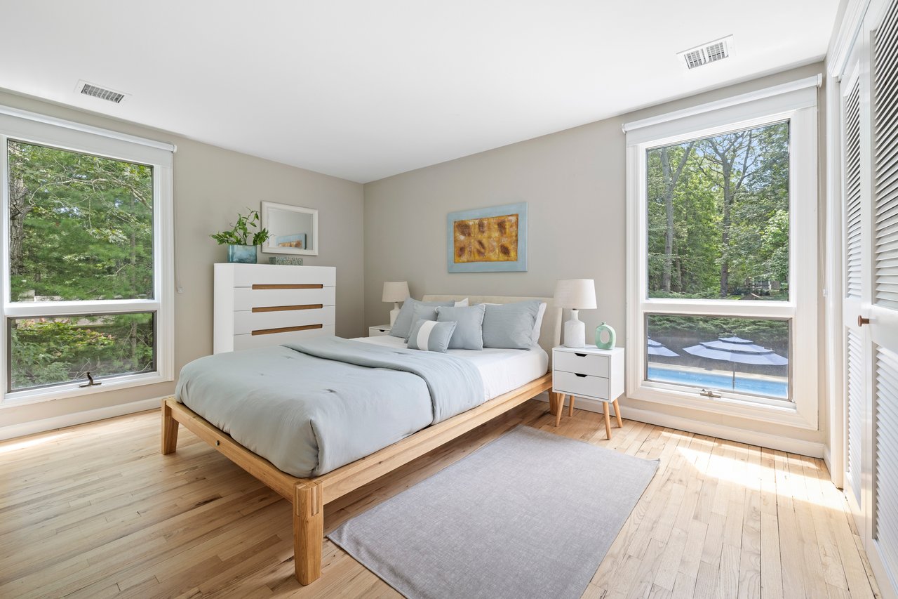 56 Underwood Drive, East Hampton (Clearwater Beach)