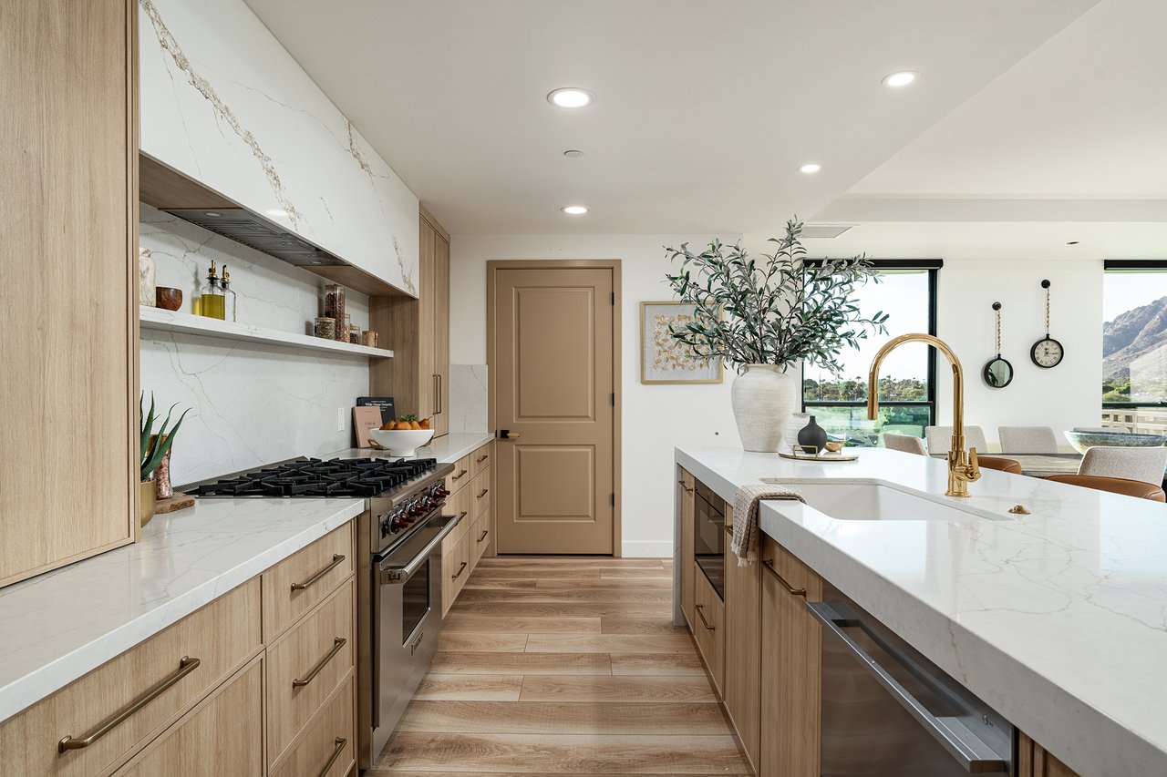 6803 E MAIN Street, 5511