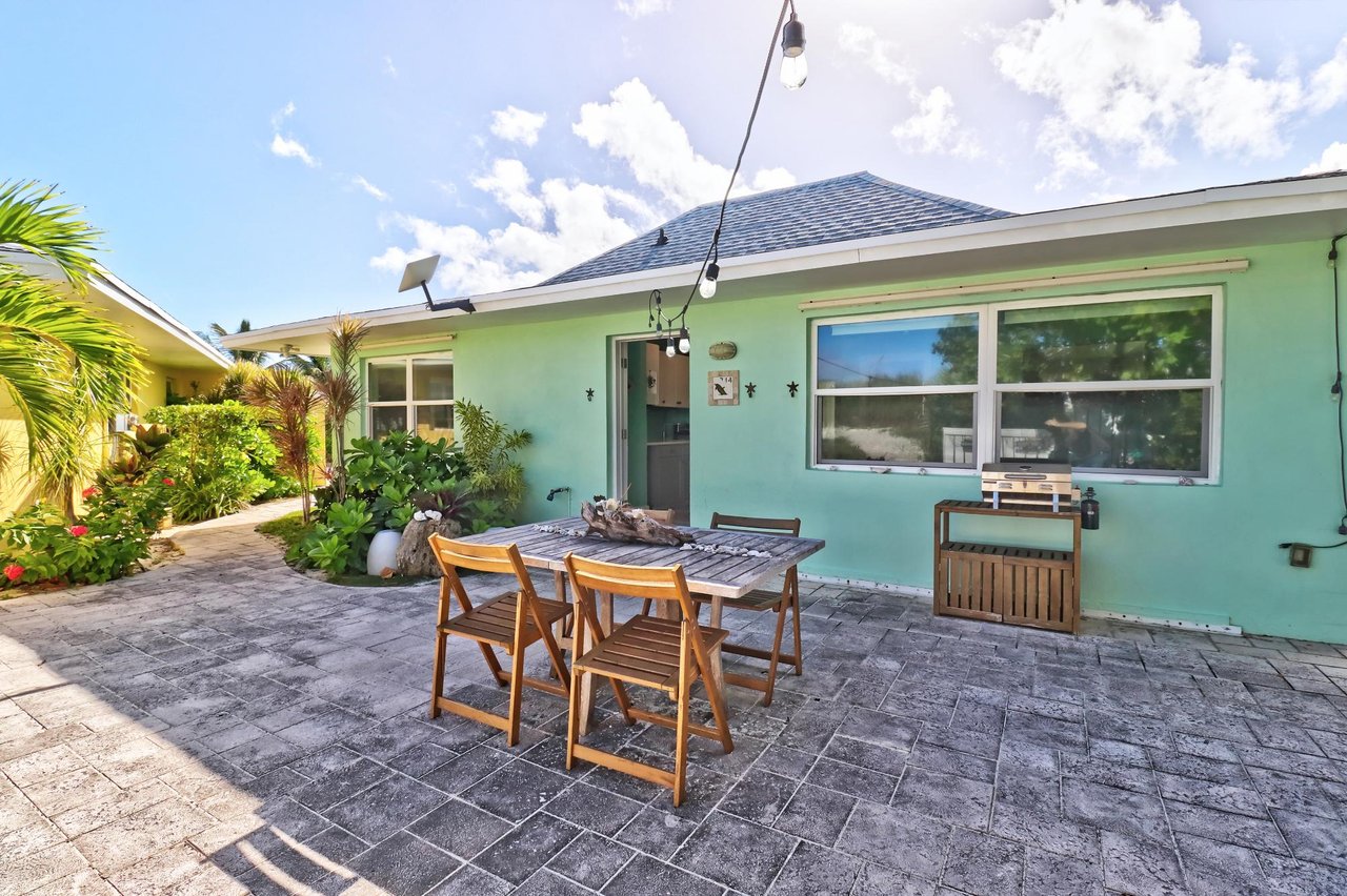 714-Surf Shack Beach Villas  