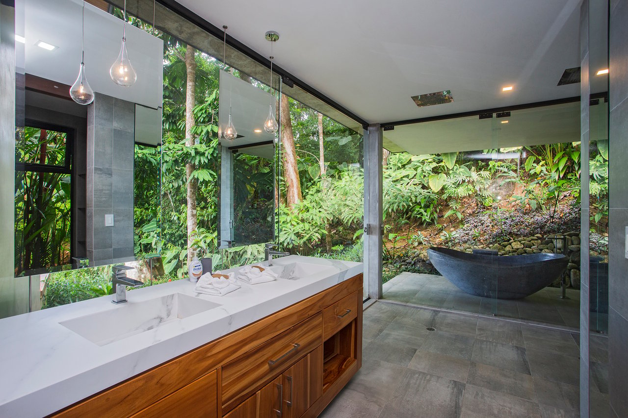 Casa Sanctuary ·  Luxury Jungle Villa · Whale Tail View