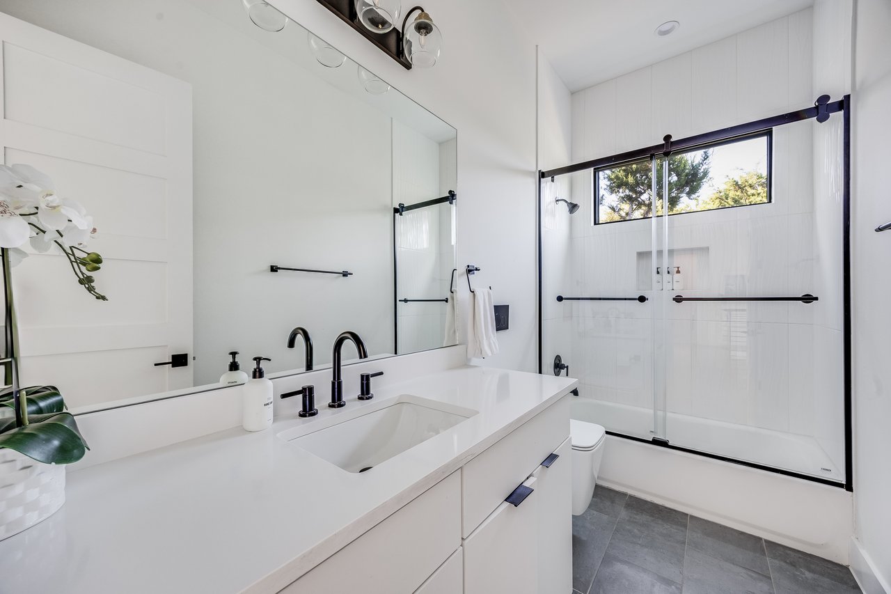 3138 Chisholm Trail