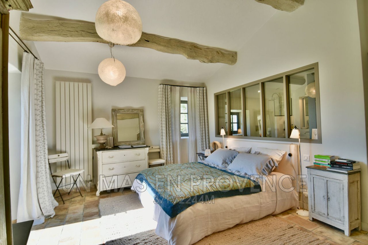 Beautiful Home in Provence with Garden and Pool