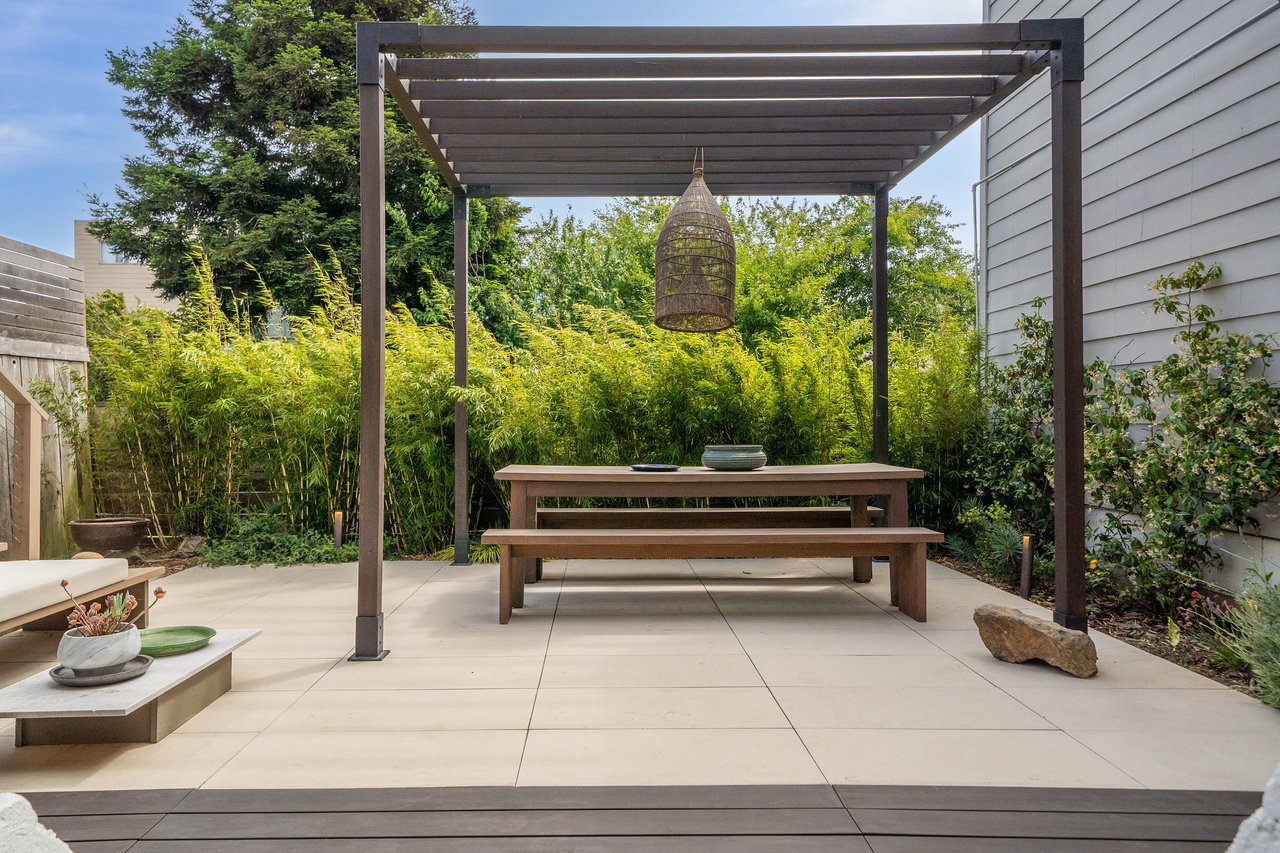 1515 Van Dyke Avenue