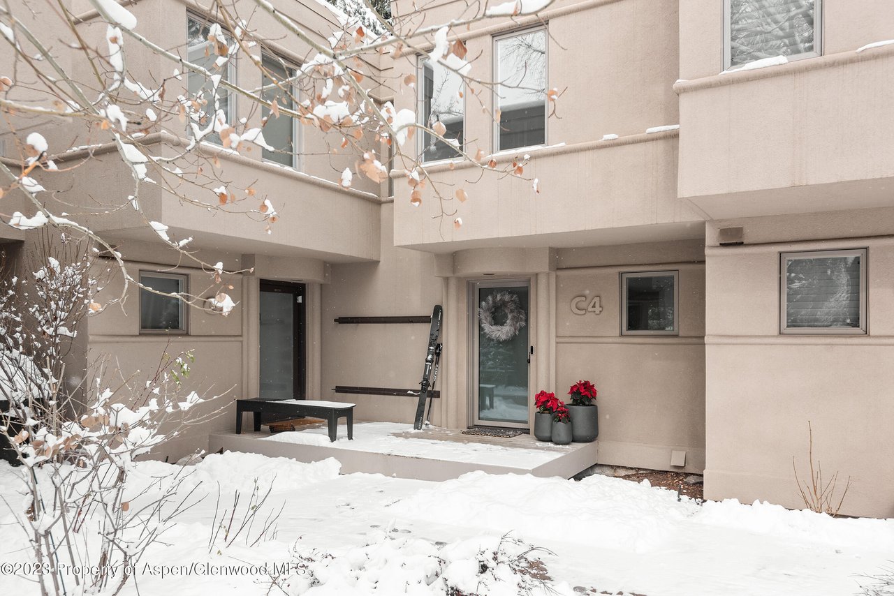 814 W Bleeker Street, C4