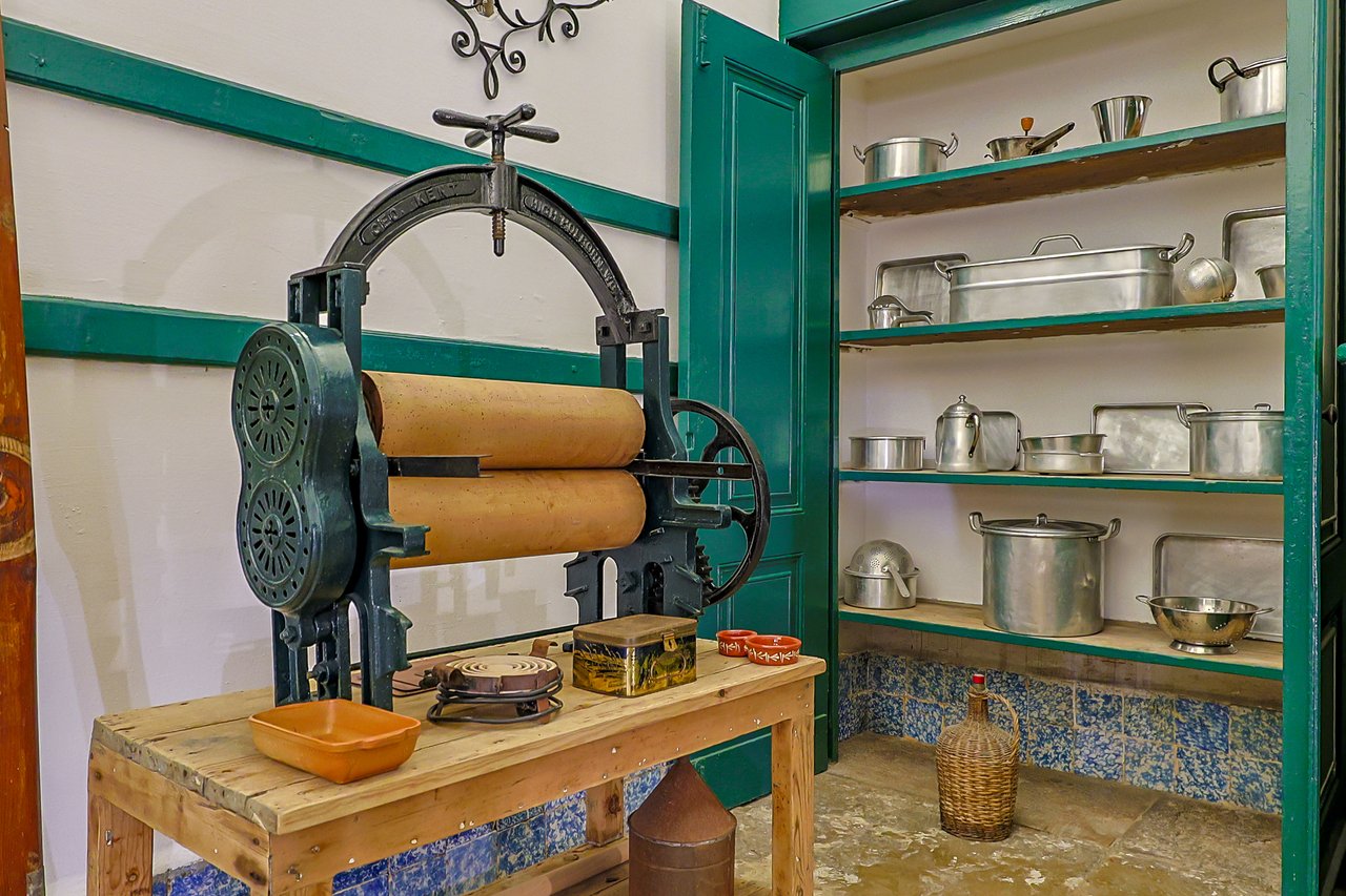 Quinta do Relógio: Historic 19th-Century Waterfront Palacete in Paço de Arcos, Oeiras