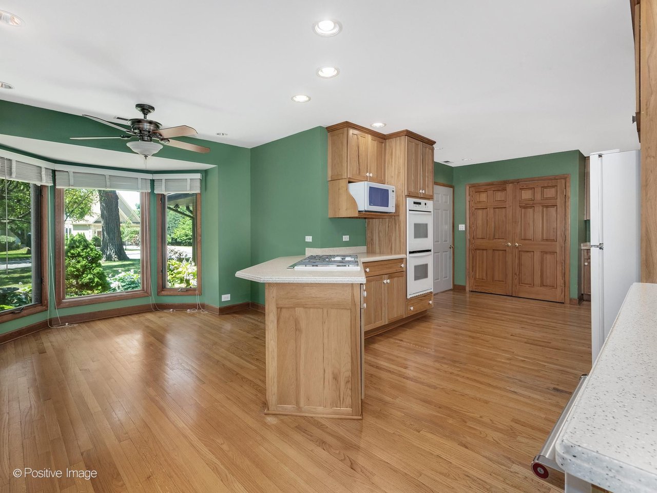 659 Leslie Court in Carol Stream
