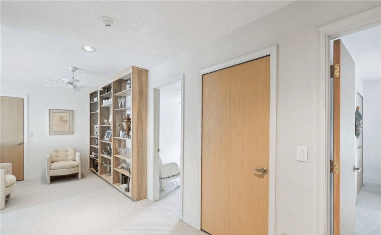 3637 Som Center Rd