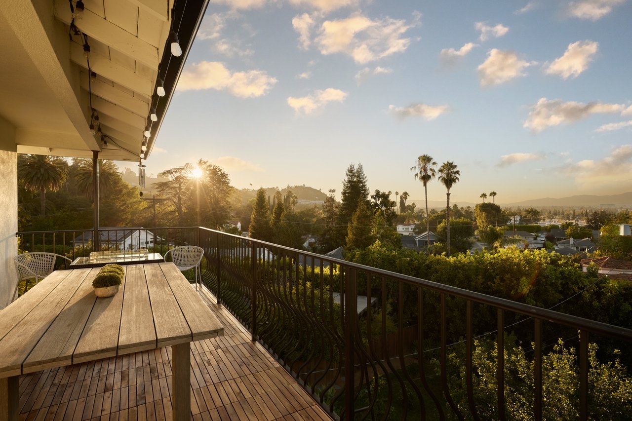 3964 Fredonia Dr, Sunset Strip